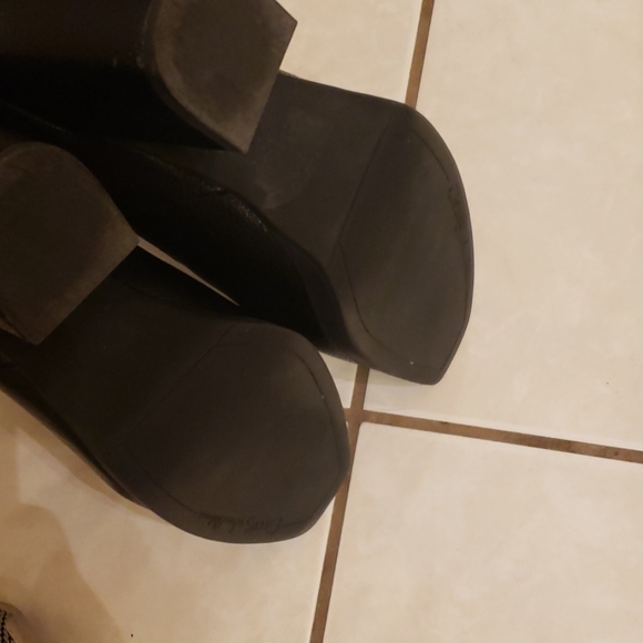 Above the knee leather and man made boots. - Picture 5 of 5